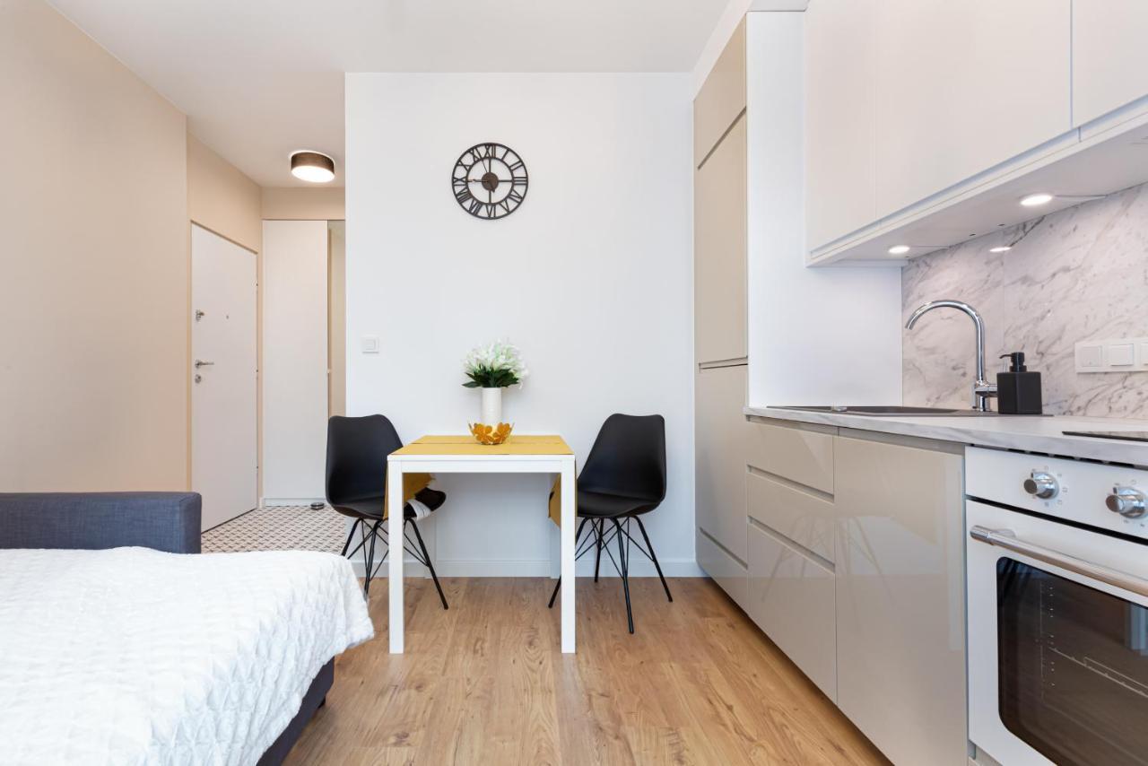 Mokotow Business Center Apartments By Noclegi Renters Warsaw Exterior photo